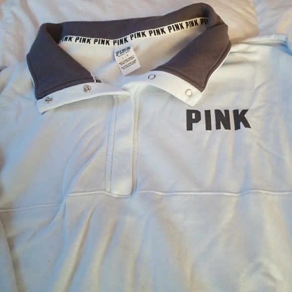 PINK Victoria's Secret Tops - 🔥FLASH SALE🔥 get it while its hot sweatshirt NWO